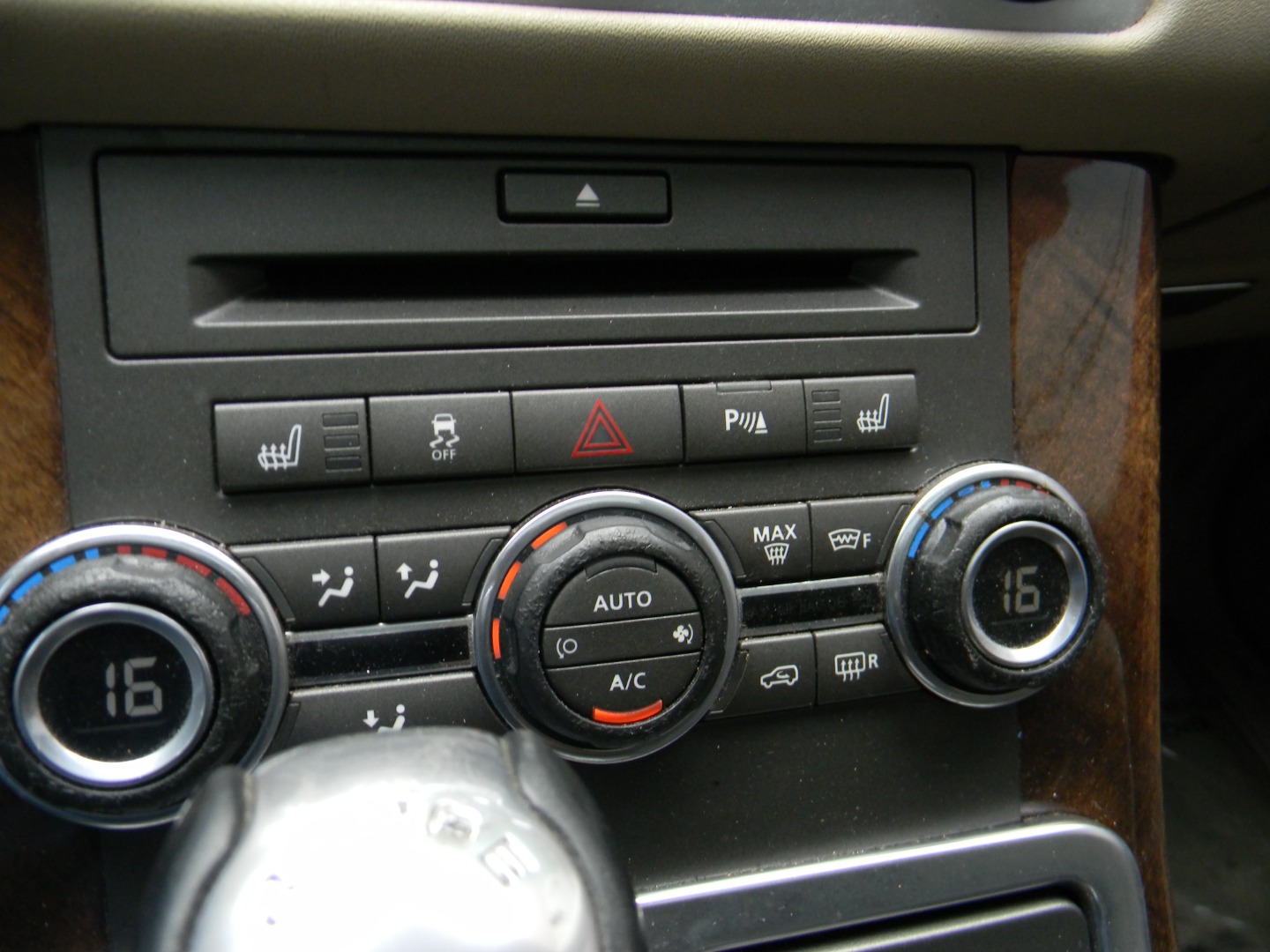 2011 Land Rover Range Rover Sport Supercharged - Photo 38