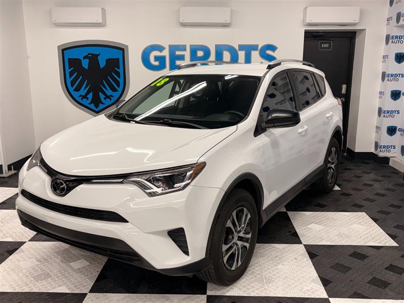 2018 TOYOTA RAV4 LE